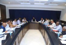 सेवानिवृत्त एसटी कर्मचाऱ्यांना पत्नीसह वर्षभर मोफत प्रवास – परिवहन मंत्री प्रताप सरनाईक